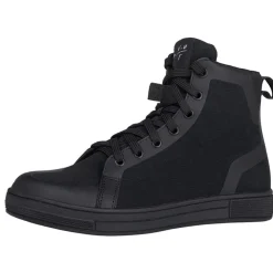 Classic Sneaker Style Lady