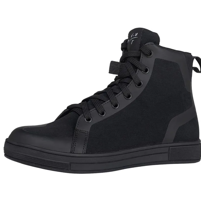 Classic Sneaker Style Lady