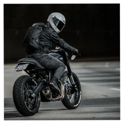 R16